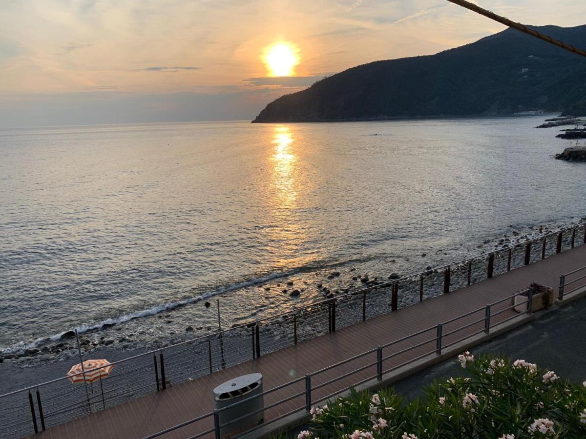 M'Illumino D'Immenso - Moneglia Apartments Exteriör bild